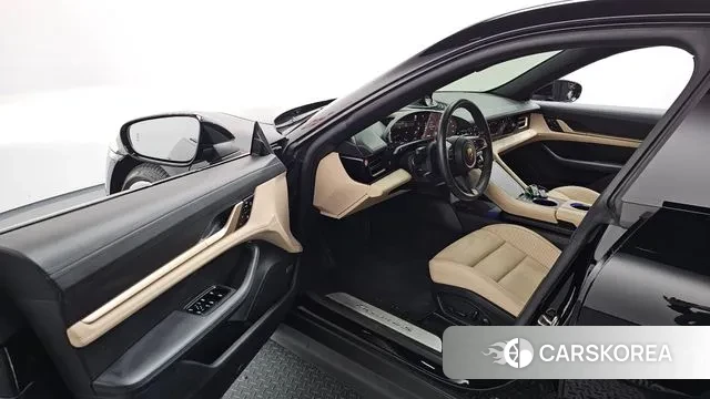 Porsche Taycan id 3438586 из Кореи 20