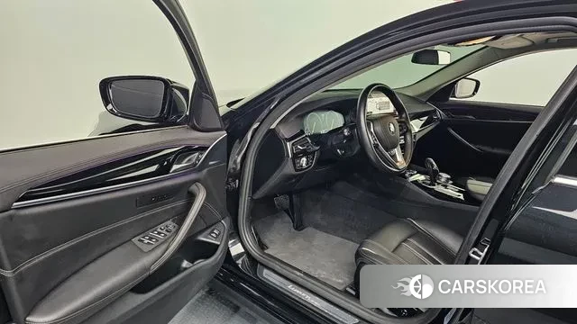 BMW 5 Series (G30) id 3284109 из Кореи 20