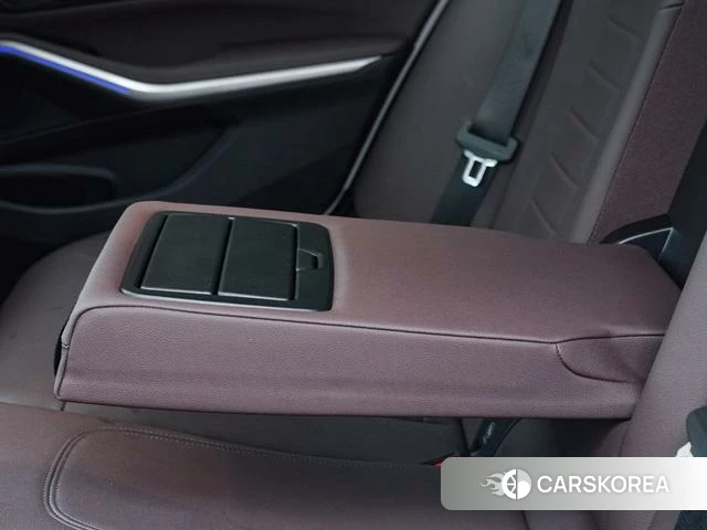 BMW 3 series id 3888967 из Китая 29