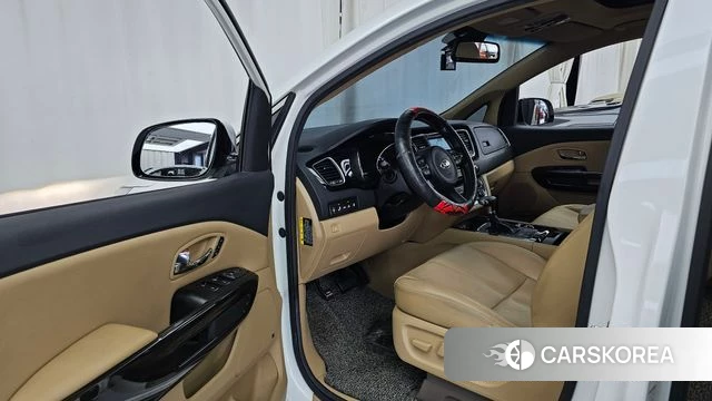 Kia All New Carnival id 4536677 из Кореи 33