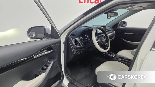 Kia Seltos id 4303545 из Кореи 39