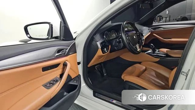 BMW 5 Series (G30) id 3617363 из Кореи 20