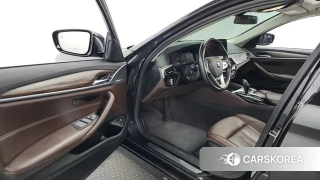 BMW 5 Series (G30) id 2994773 из Кореи 20