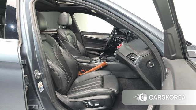 BMW 5 Series (G30) id 3801761 из Кореи 20