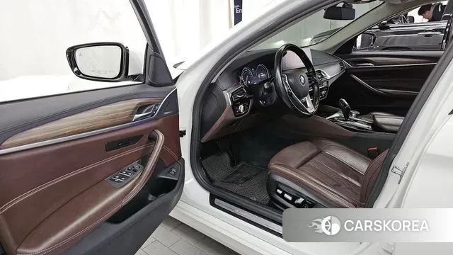 BMW 5 Series (G30) id 3403165 из Кореи 20