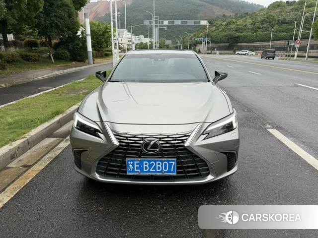 Lexus ES id 4374558 из Китая 13