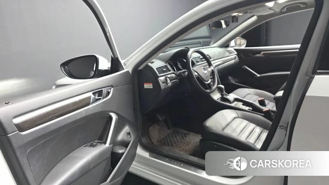Volkswagen The New Passat id 4642888 из Кореи 37