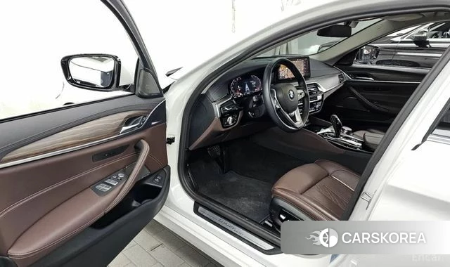 BMW 5 Series (G30) id 4549513 из Кореи 12