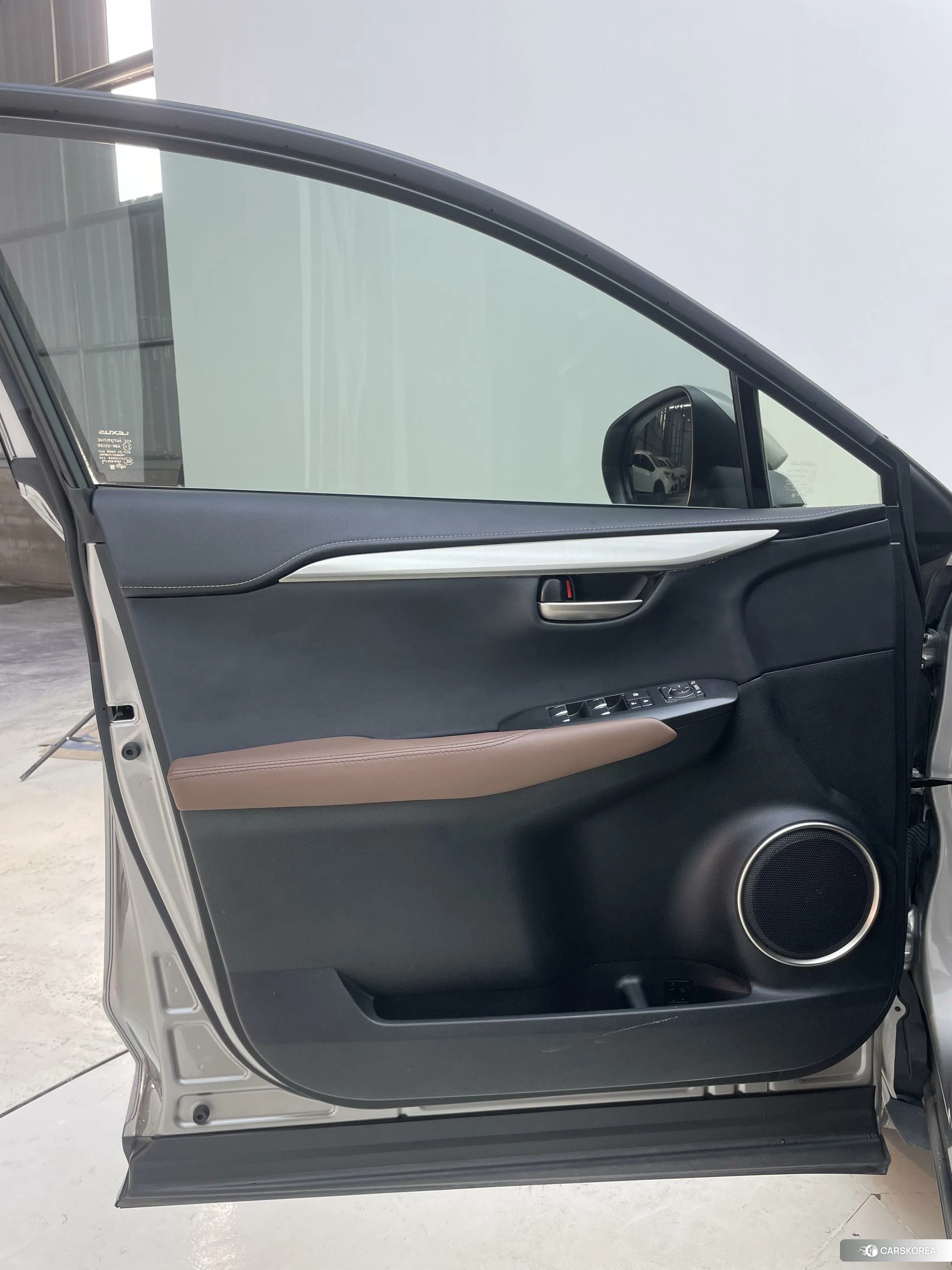 Lexus NX id 4515211 из Китая 31