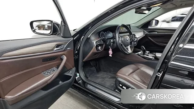 BMW 5 Series (G30) id 3622325 из Кореи 20