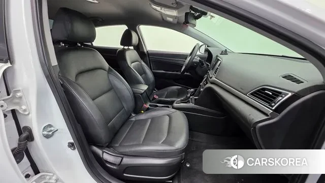 Hyundai Avante AD id 3718668 из Кореи 20