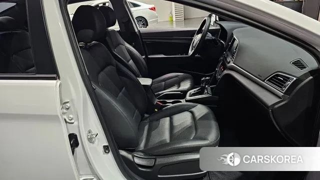 Hyundai Avante AD id 3357180 из Кореи 20