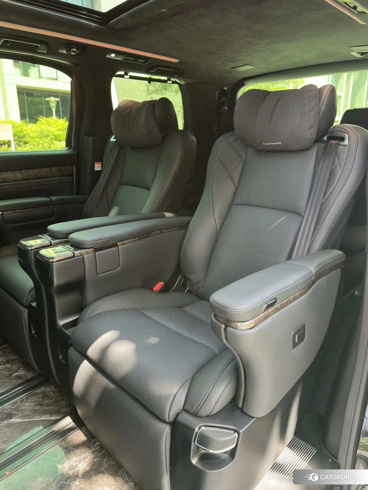 Toyota Alphard id 4453691 из Китая 25