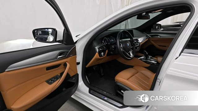 BMW 5 Series (G30) id 4203777 из Кореи 30