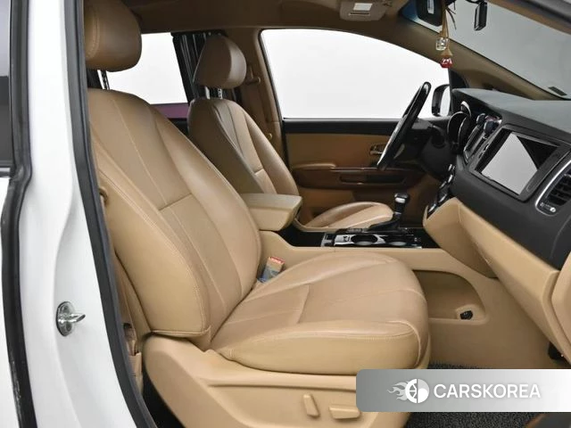 Kia All New Carnival id 4251366 из Кореи 20