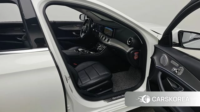 Mercedes-Benz E-Class W213 id 4708566 из Кореи 36