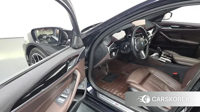 BMW 5 Series (G30) id 3348206 из Кореи 20