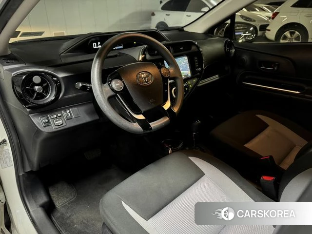 Toyota Prius C id 4363127 из Кореи 20