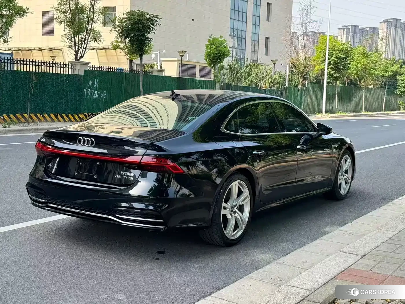 Audi A7L id 4685915 из Китая 10