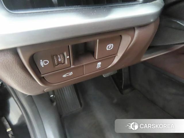 Hyundai Grandeur (GN7) id 4516767 из Кореи 19
