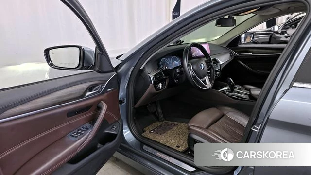 BMW 5 Series (G30) id 3795746 из Кореи 20