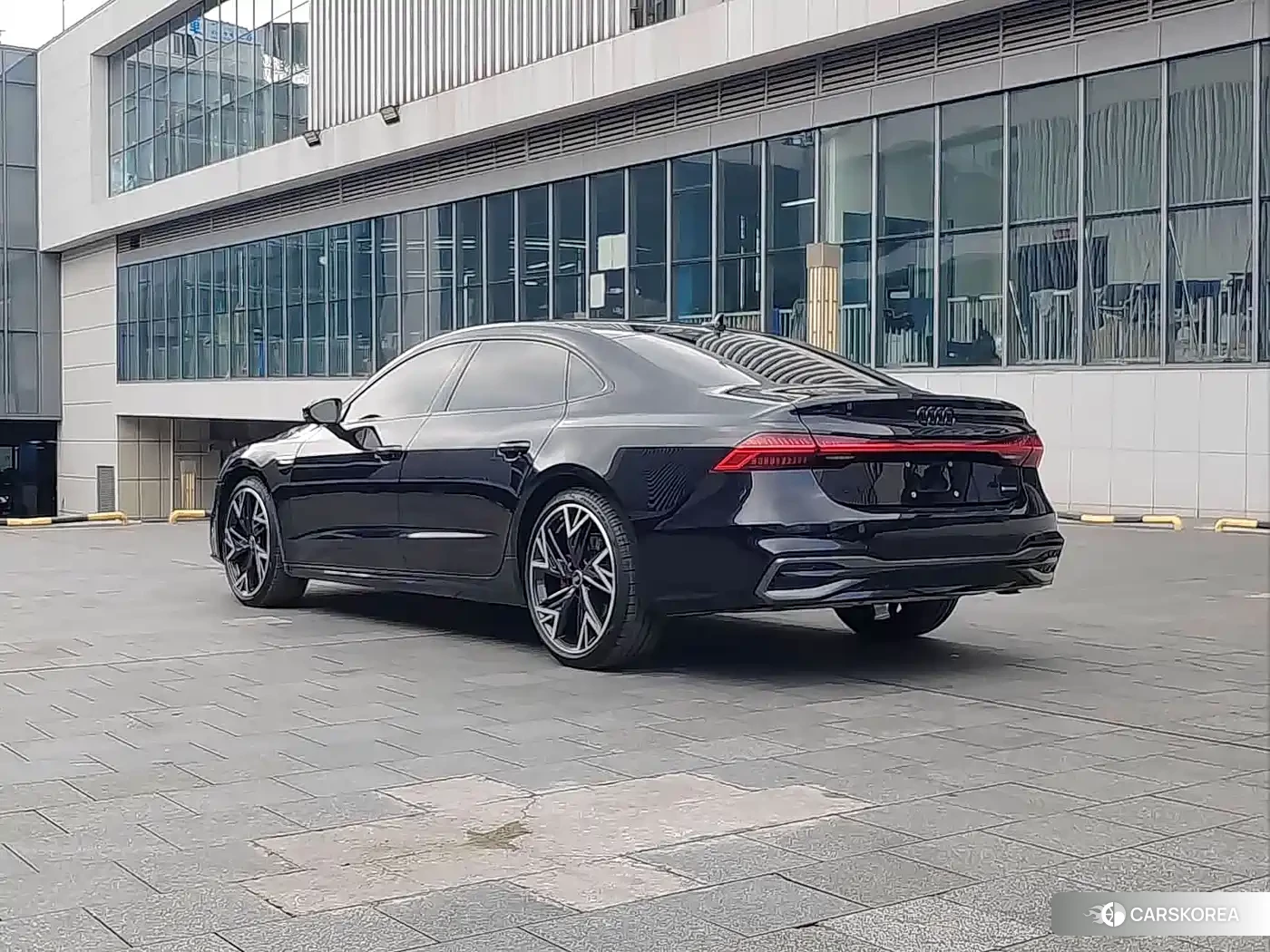 Audi A7L id 4583911 из Китая 19