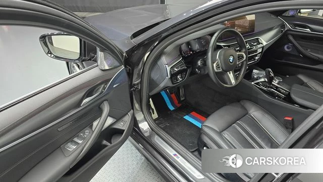 BMW 5 Series (G30) id 3839067 из Кореи 20