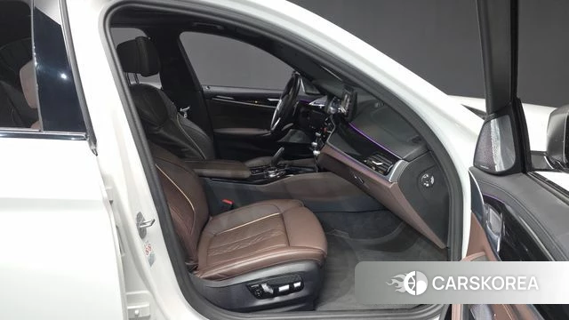 BMW 5 Series (G30) id 4783889 из Кореи 31
