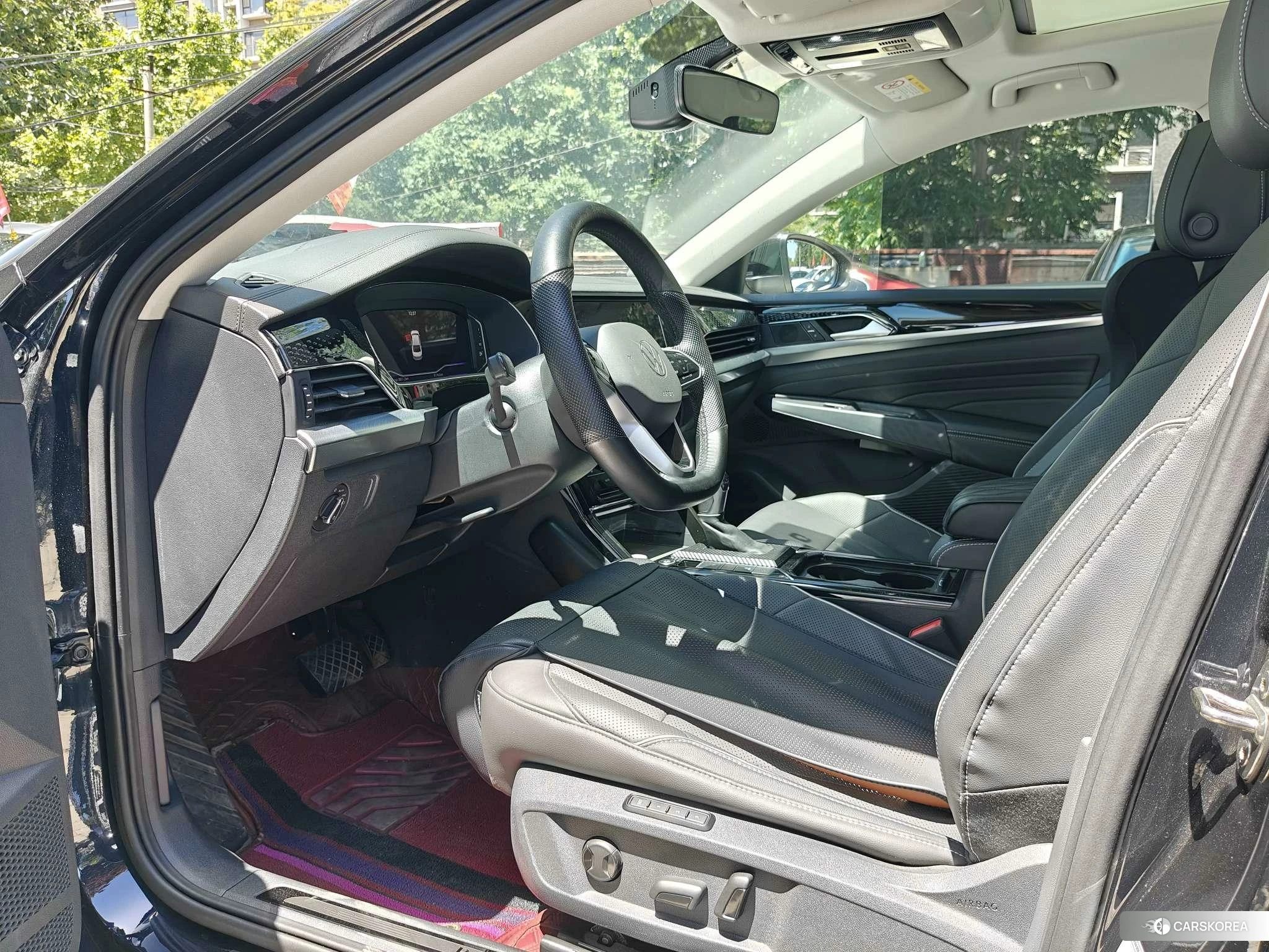Volkswagen Passat id 4405806 из Китая 16