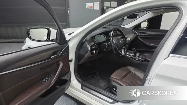 BMW 5 Series (G30) id 3709402 из Кореи 20