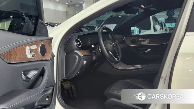 Mercedes-Benz E-Class W213 id 3645269 из Кореи 19