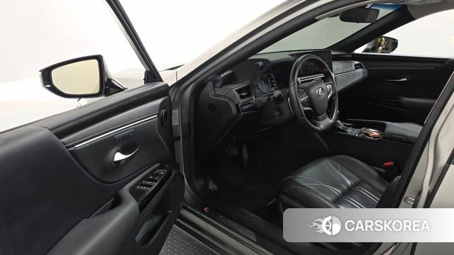Lexus ES300h 7th generation id 4656446 из Кореи 37