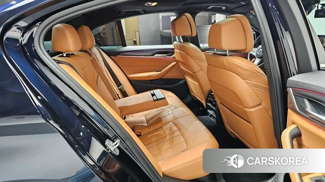 BMW 5 Series (G30) id 4604073 из Кореи 31