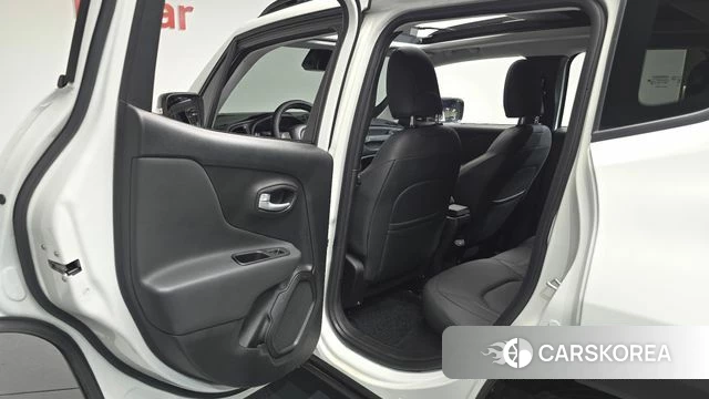 Jeep Renegade id 4665397 из Кореи 33