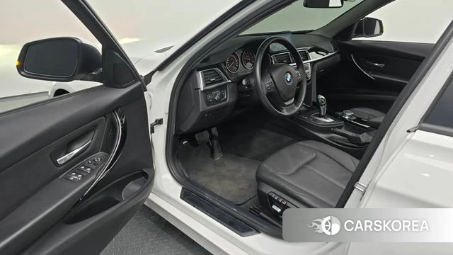 BMW 3 Series (F30) id 3829354 из Кореи 20