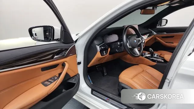 BMW 5 Series (G30) id 3389829 из Кореи 20