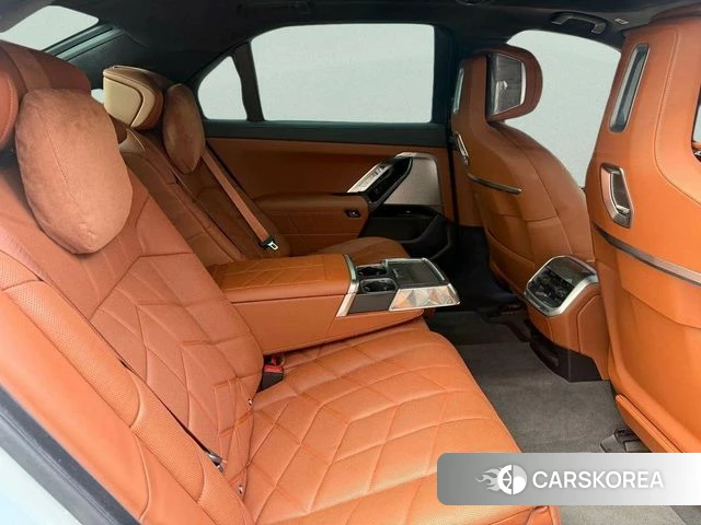 BMW 7 Series (G70) id 3864582 из Кореи 18