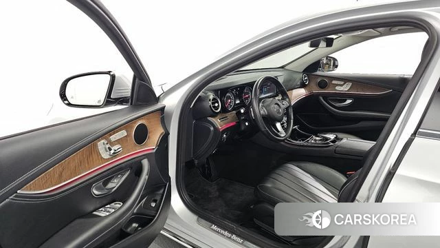 Mercedes-Benz E-Class W213 id 4795022 из Кореи 32