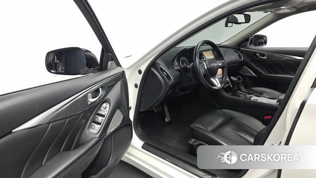 Infiniti Q50 id 4568664 из Кореи 32