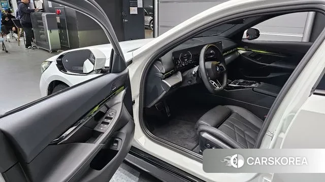 BMW 5 Series (G60) id 3507331 из Кореи 20