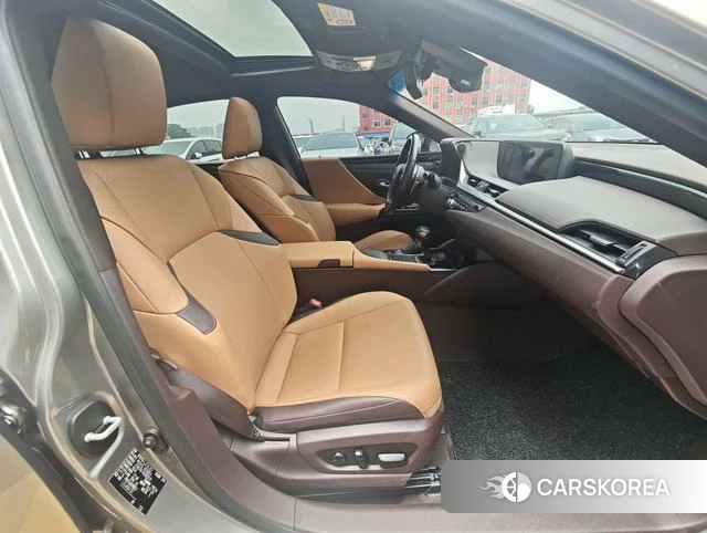 Lexus ES id 4335191 из Китая 18