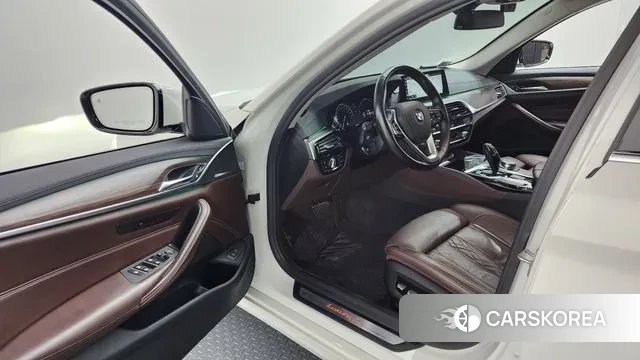 BMW 5 Series (G30) id 3737201 из Кореи 20