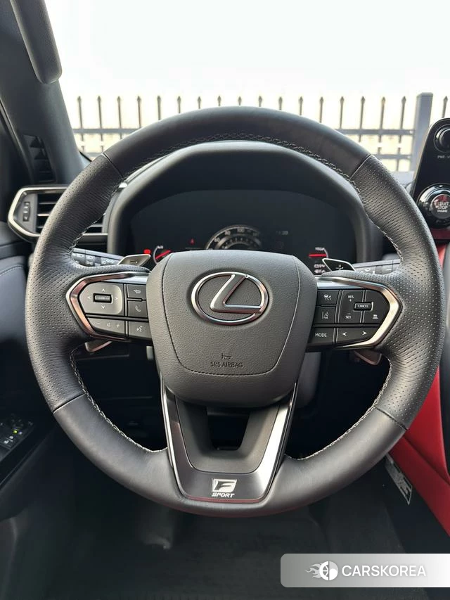 Lexus LX id 4273584 из Китая 40