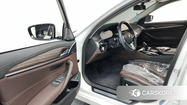 BMW 5 Series (G30) id 4457172 из Кореи 35