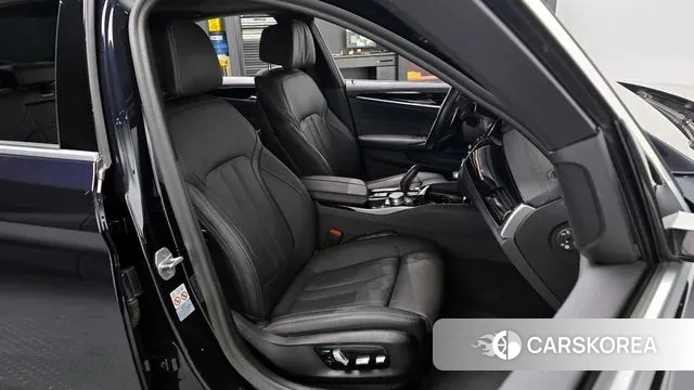 BMW 5 Series (G30) id 2995117 из Кореи 20