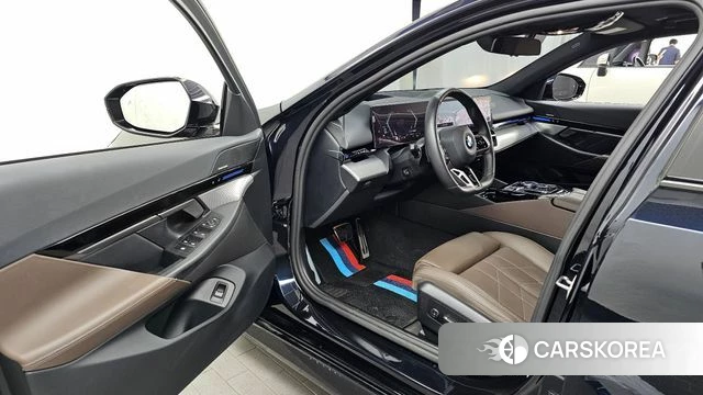 BMW 5 Series (G60) id 4665351 из Кореи 36