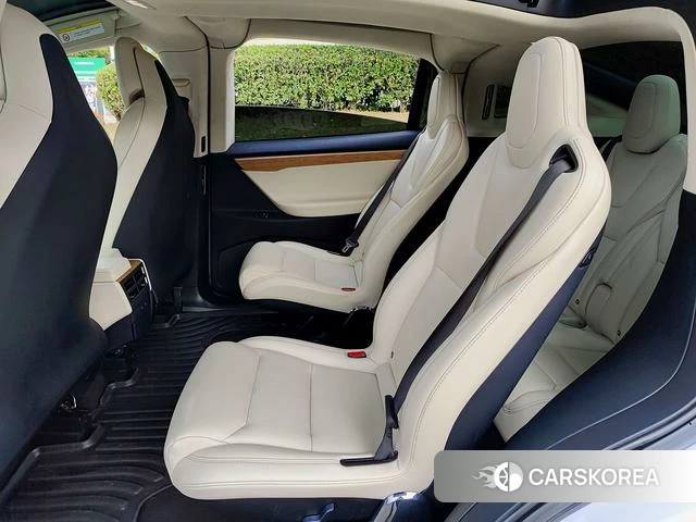 Tesla Model X id 3919484 из Китая 10