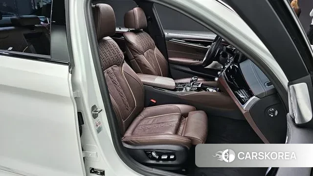 BMW 5 Series (G30) id 3388930 из Кореи 20