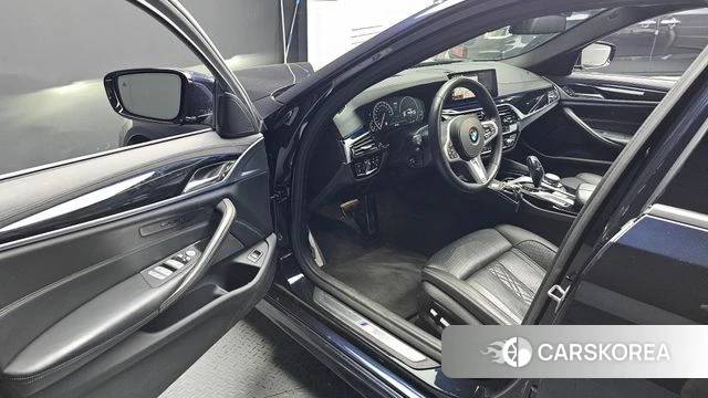 BMW 5 Series (G30) id 4520195 из Кореи 33