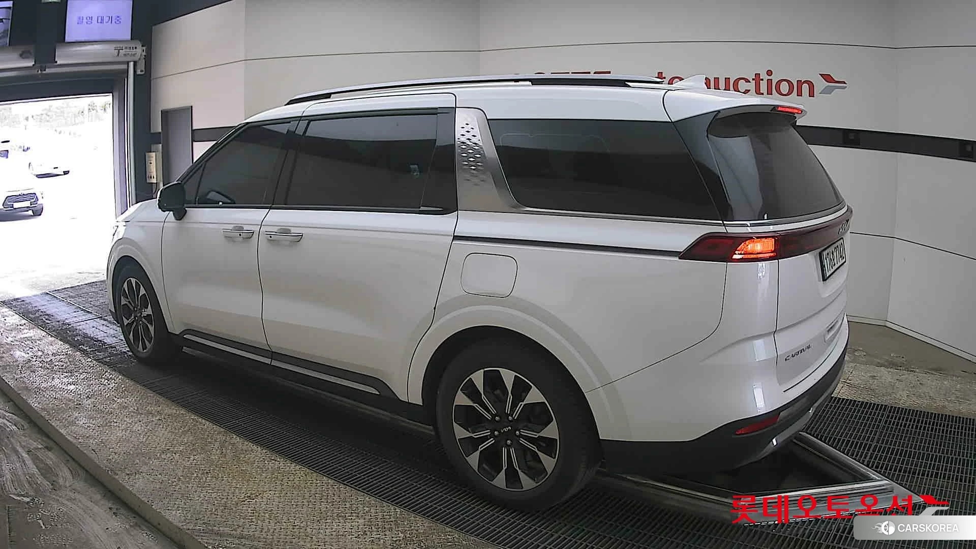 Kia Carnival Limousine id 3882175 из Кореи 38